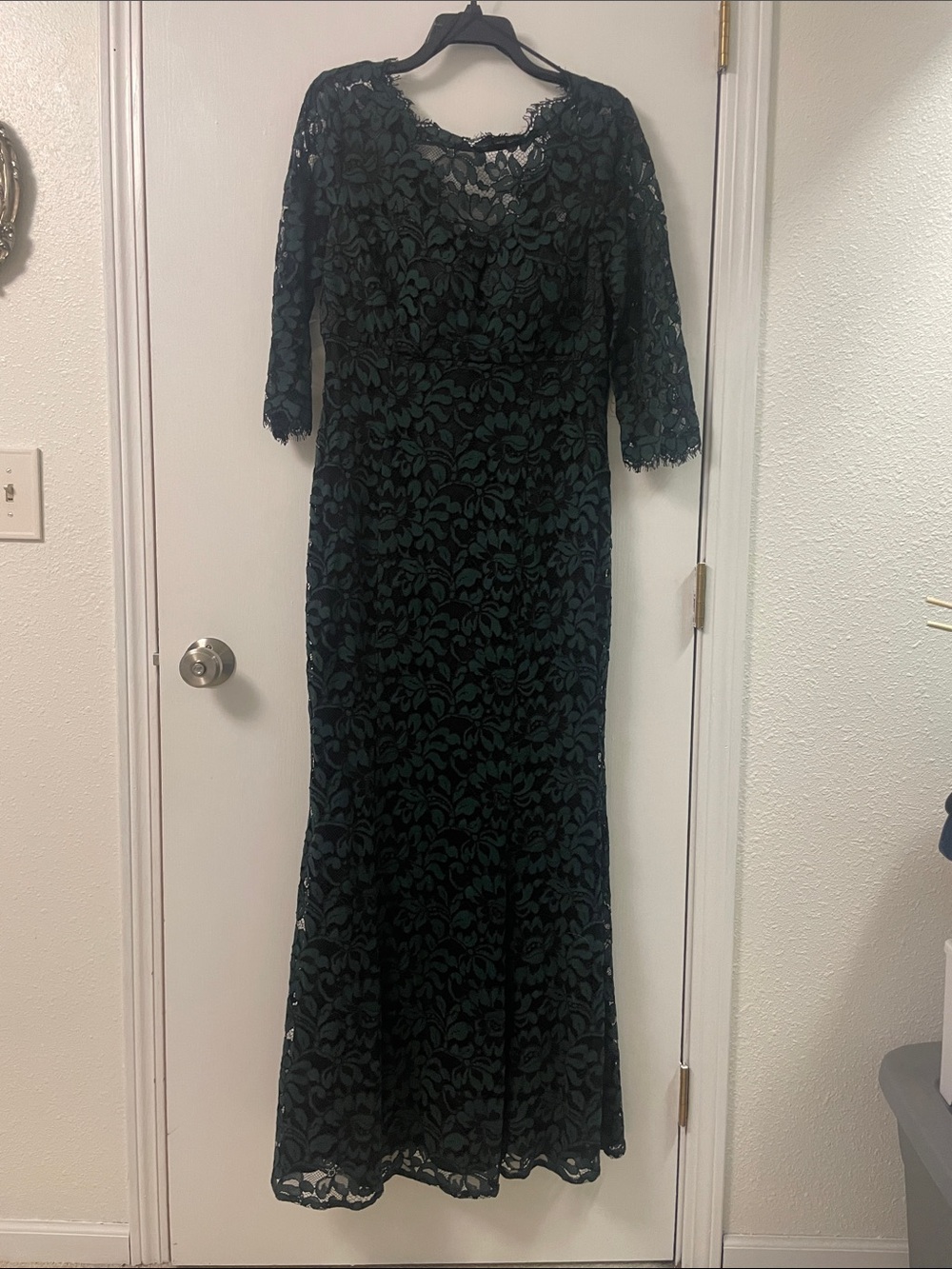 Elegant Hunter Green Lace Evening Dress